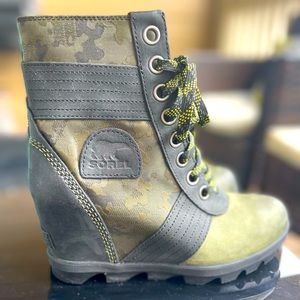 SOREL Womens Wedge Bootie
